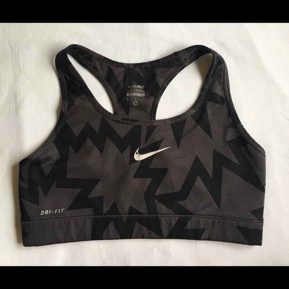 Nike Sports Bra. - Picture 5 of 8